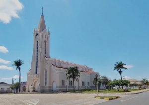 BARRAQUINHA DE SÃO PELEGRINO ACONTECE NA PRAÇA DA MATRIZ DE 4 A 13 DE OUTUBRO