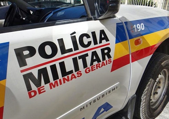 POLÍCIA MILITAR AGE RÁPIDO E RECUPERA VEÍCULO FURTADO
