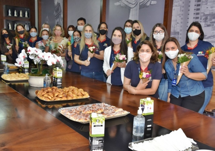 CÂMARA DE PATROCÍNIO HOMENAGEIA MÃES COM CAFÉ DA MANHÃ