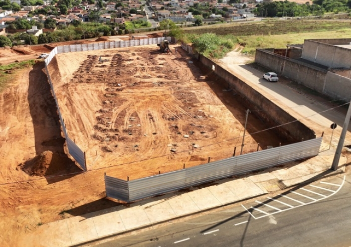 NOVA ESCOLA DO BAIRRO SANTO ANTÔNIO COMEÇA A SER CONSTRUÍDA