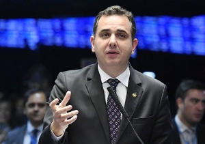 SENADOR MINEIRO LIDERA DISPUTA PARA PRESIDÊNCIA DO SENADO