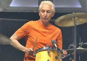 CHARLIE WATTS, BATERISTA DOS STONES, MORRE AOS 80 ANOS