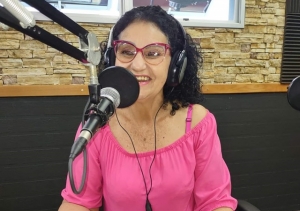 HUMORISTA MARIINHA SANTA ROSA DE VOLTA À CAPITAL FM