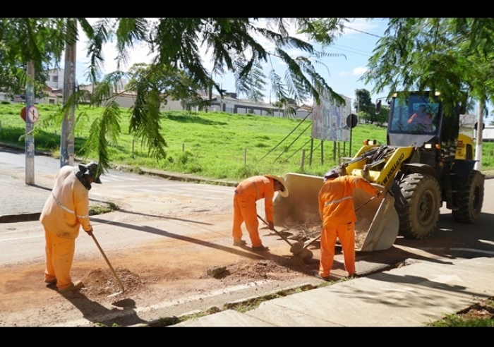 SEASPA INICIA TRABALHO DE RECUPERAÇÃO DA AV ALTINO GUIMARÃES