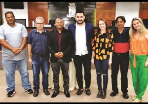 VEREADORA ELIANE NUNES ASSUME CULTURA E PAULINHO PEÚCA É EMPOSSADO VEREADOR