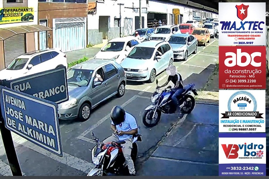 JOVEM FURTA MOTO E É PERSEGUIDO E ESPANCADO POR POPULARES ANTES DA CHEGADA DA PM