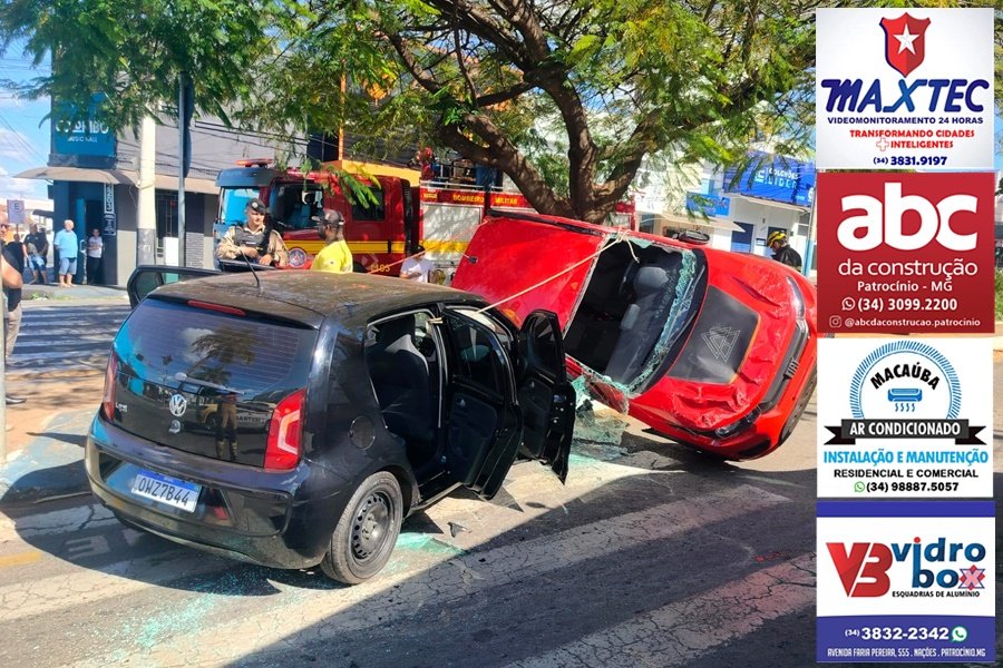 BOMBEIROS, PM E SAMU ATENDEM OCORRÊNCIA DE CAPOTAMENTO DE VEÍCULO NO CENTRO DA CIDADE