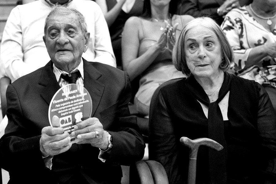 FALECEU EM PATROCÍNIO O ADVOGADO VICENTE ARANTES, HORAS DEPOIS DA MORTE DA ESPOSA, D. CILMA