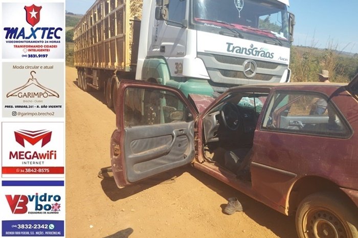 ACIDENTE ENTRE CARRETA DE MILHO E VW GOL DEIXA DUAS PESSOAS FERIDAS EM ESTRADA RURAL DE PATROCÍNIO